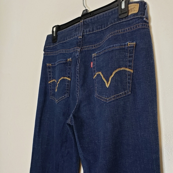 Levis 526 Slender Bootcut Jeans RARE Back Pocket Sustainable Western Womens - Picture 11 of 16
